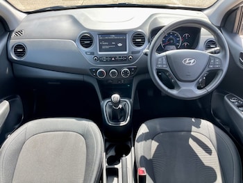 Used Hyundai i10 2019 for sale - 75426304: Photo