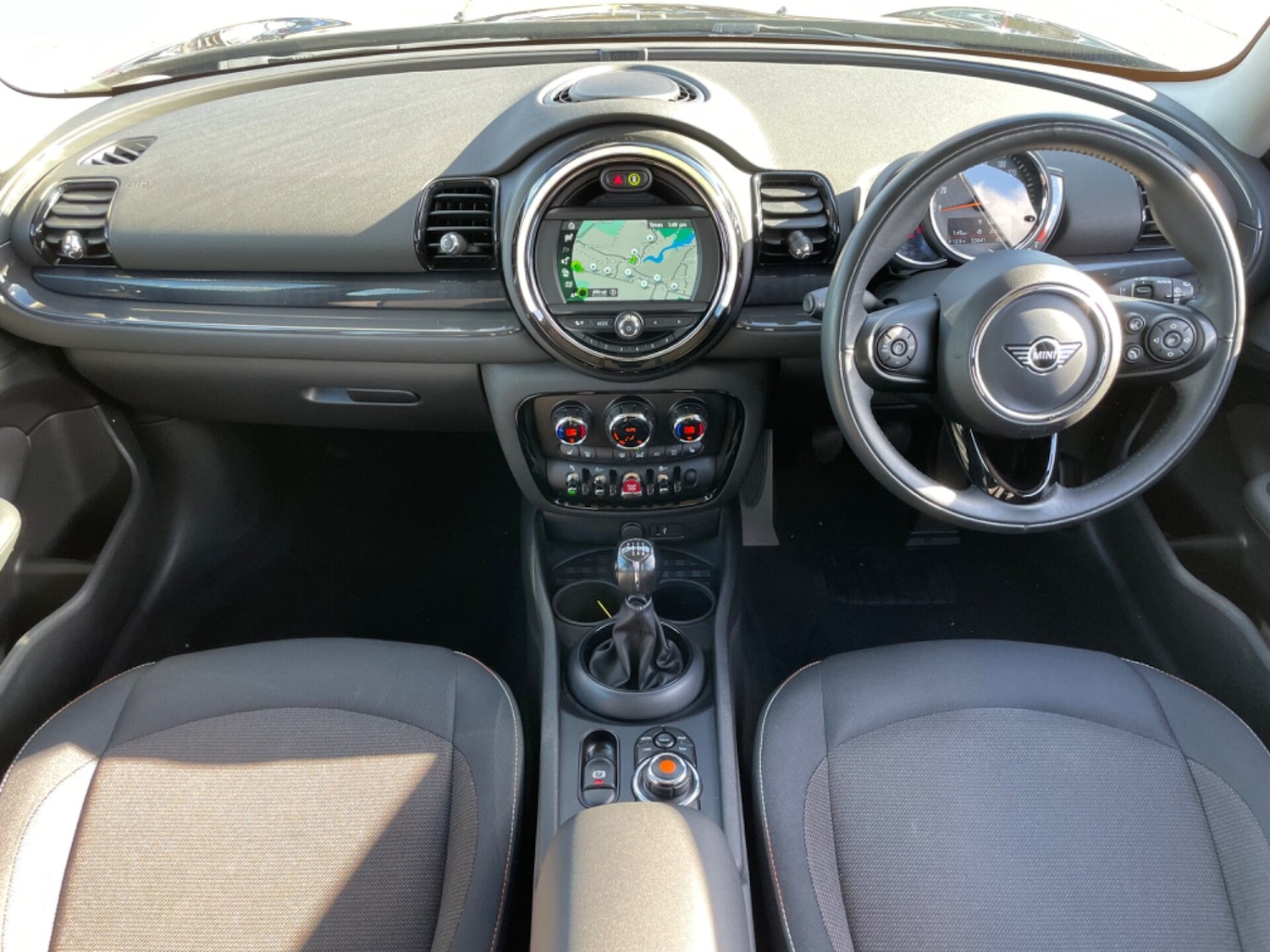 Used MINI Clubman 2019 for sale - 76352352: Photo 2