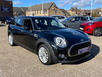 Used MINI Clubman 2019 for sale - 76352352: Photo