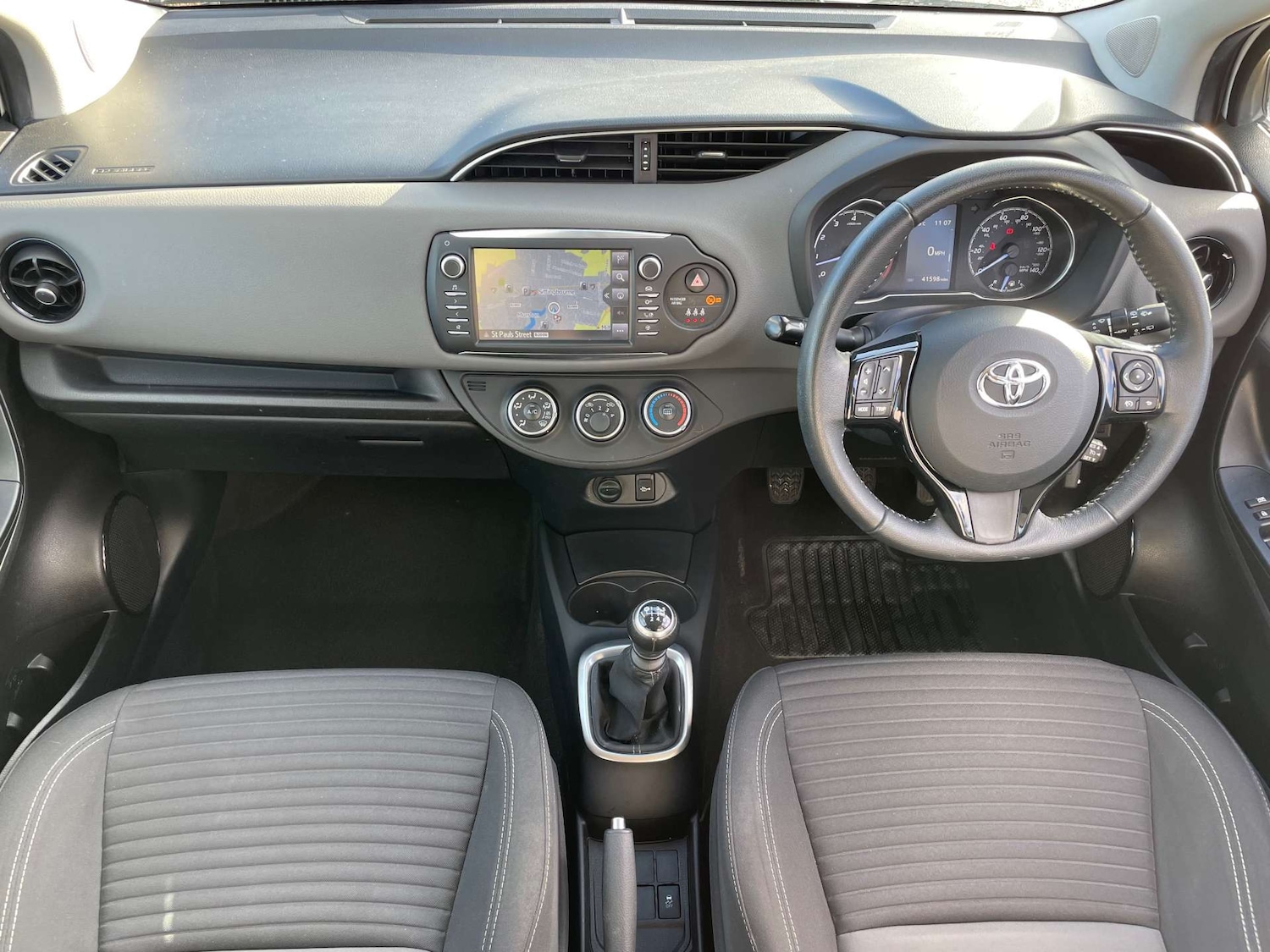 Used Toyota Yaris 2019 for sale - 77224807: Photo 2