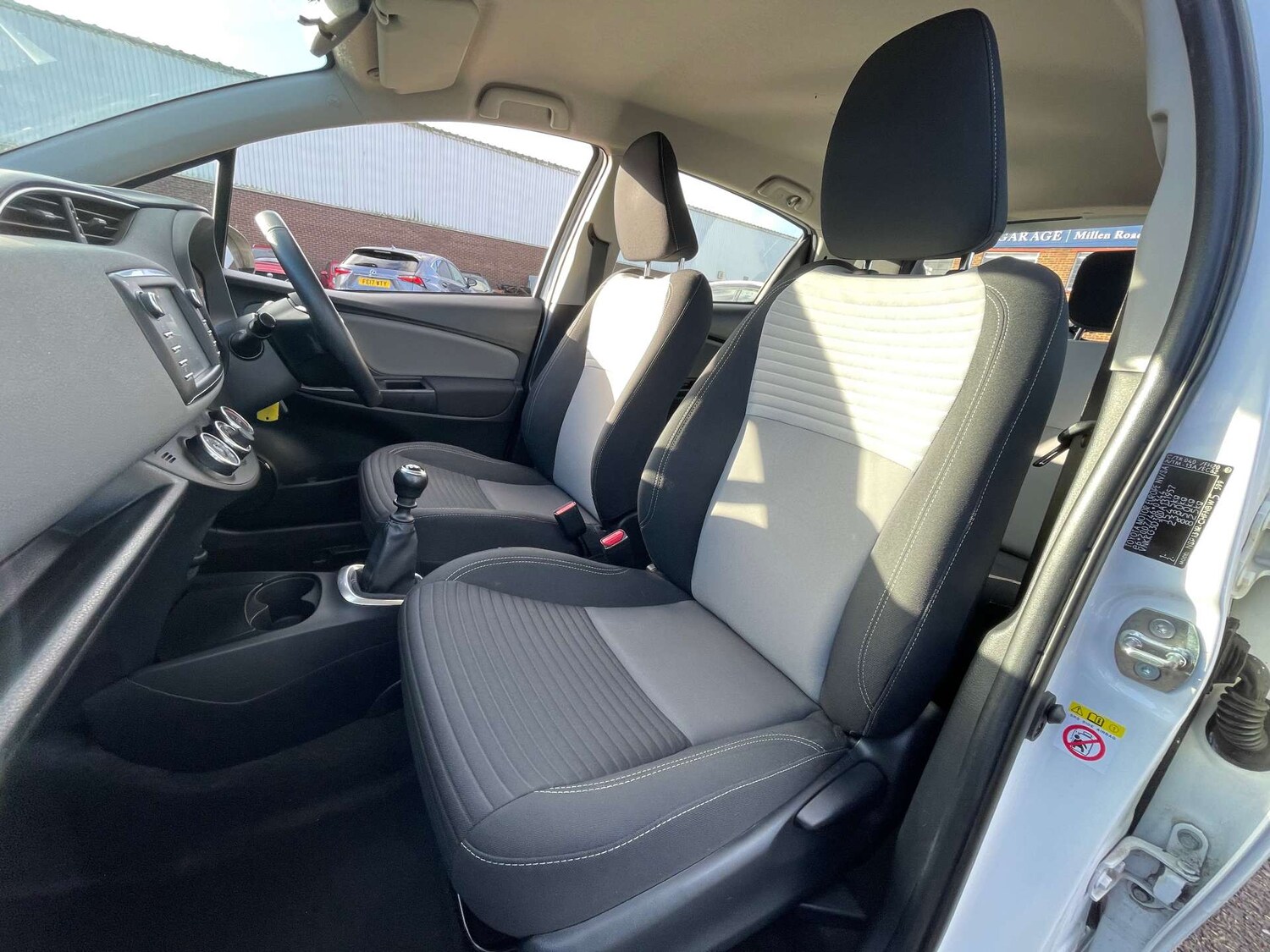 Used Toyota Yaris 2019 for sale - 77224807: Photo 52