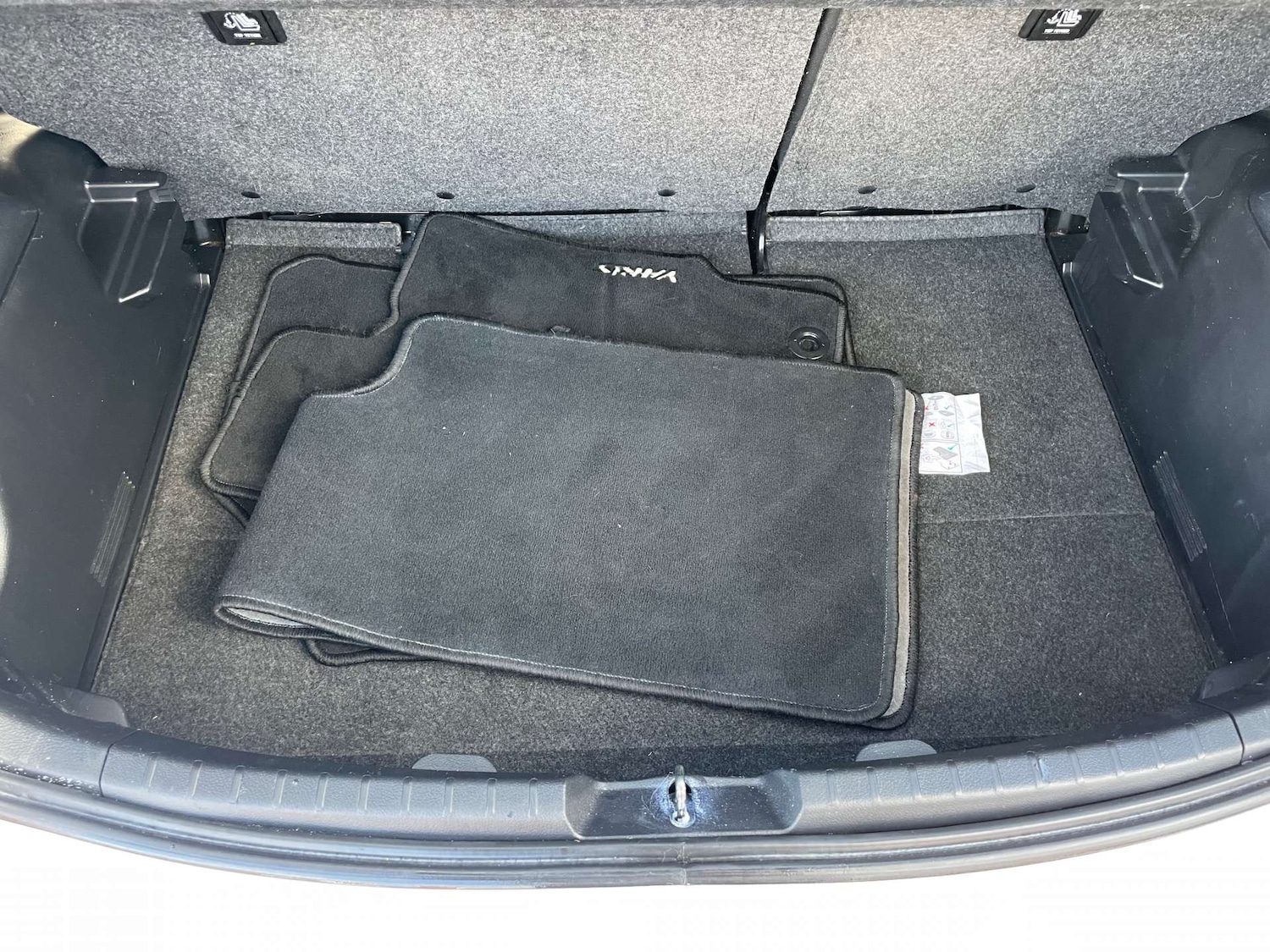 Used Toyota Yaris 2019 for sale - 77224807: Photo 55