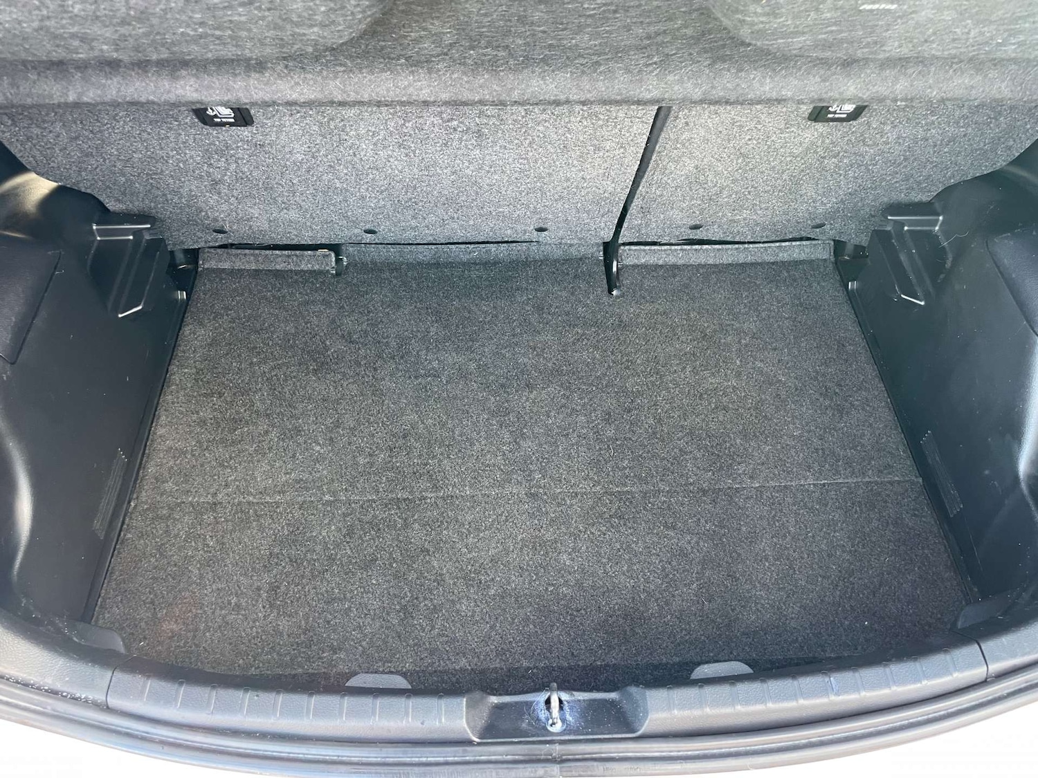 Used Toyota Yaris 2019 for sale - 77224807: Photo 56