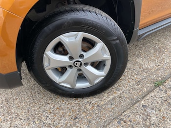 Used Dacia Duster 2019 for sale - 79081952: Photo