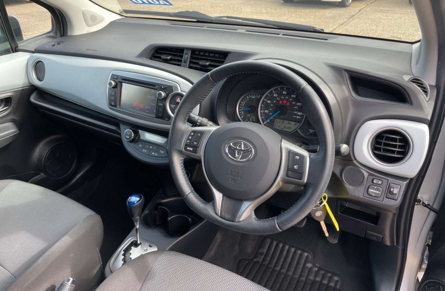 Used Toyota Yaris 2013 for sale - 76957837: Photo 17