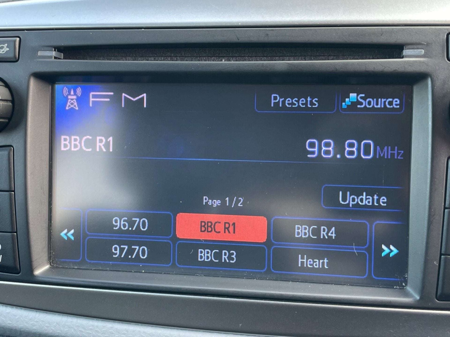 Used Toyota Yaris 2013 for sale - 76957837: Photo 25