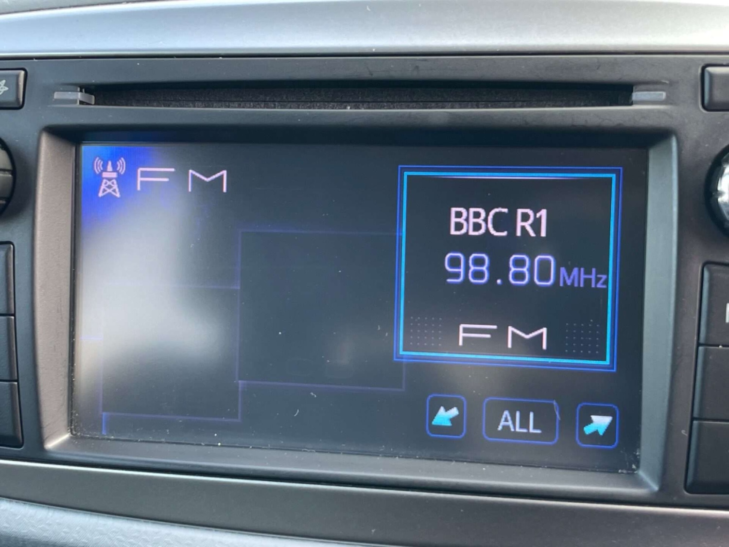 Used Toyota Yaris 2013 for sale - 76957837: Photo 26