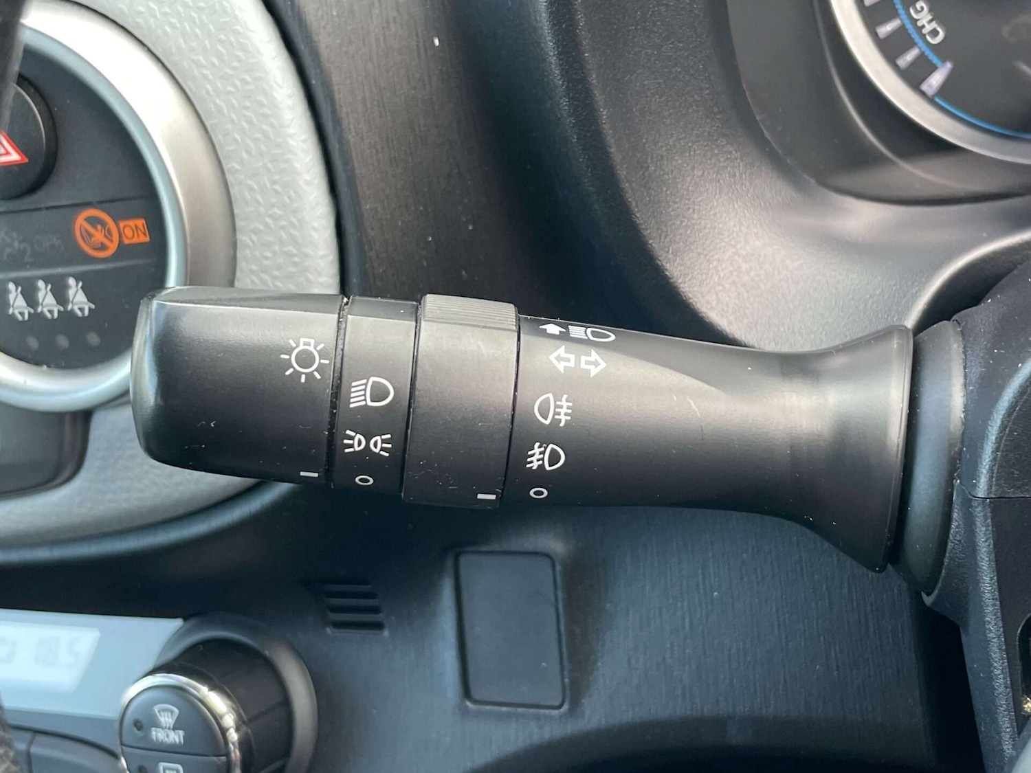 Used Toyota Yaris 2013 for sale - 76957837: Photo 37