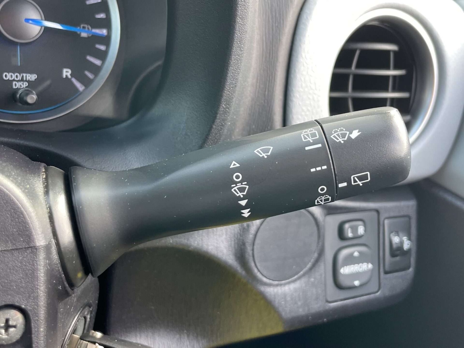 Used Toyota Yaris 2013 for sale - 76957837: Photo 38