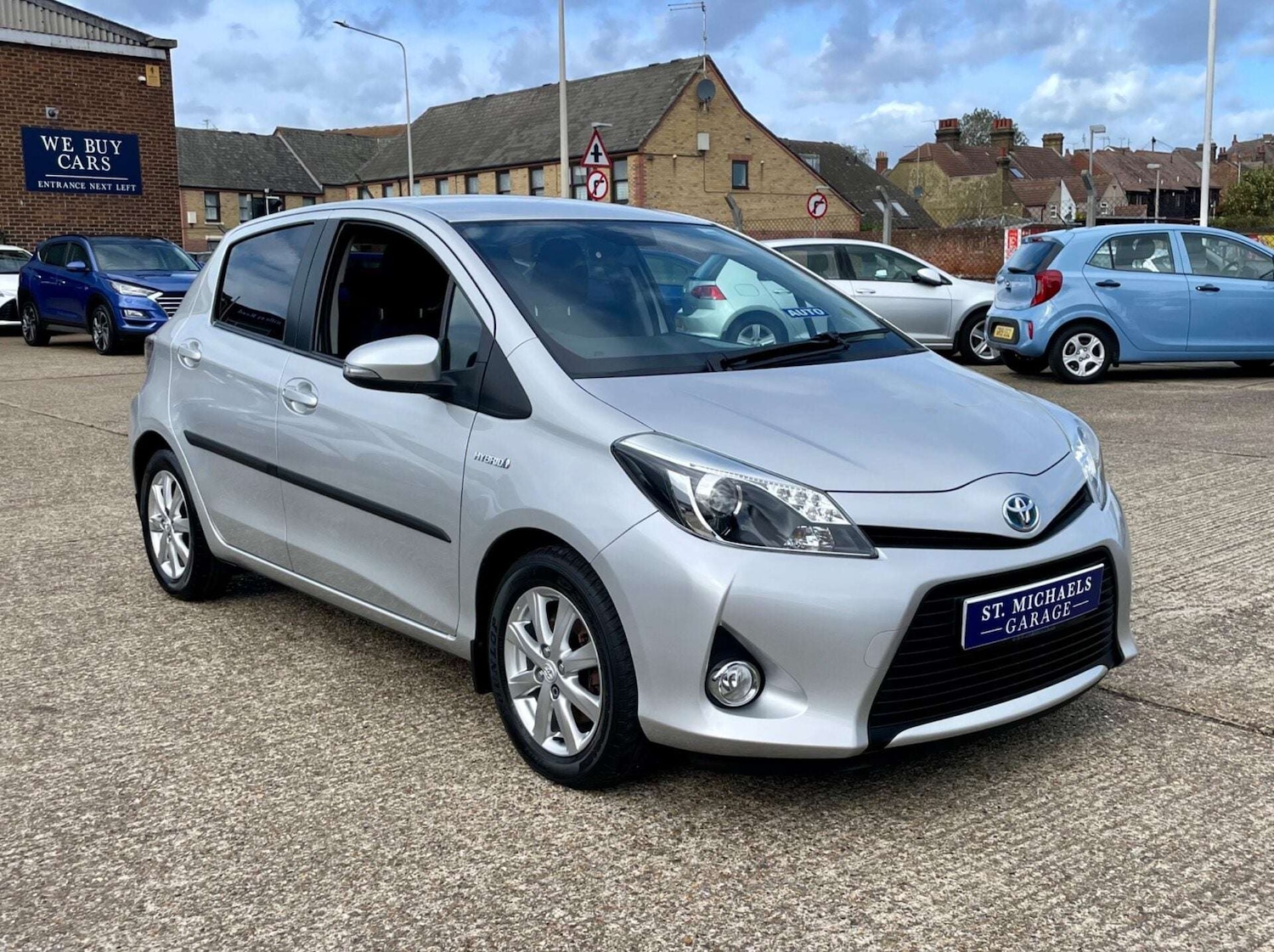 Used Toyota Yaris 2013 for sale - 76957837: Photo 4
