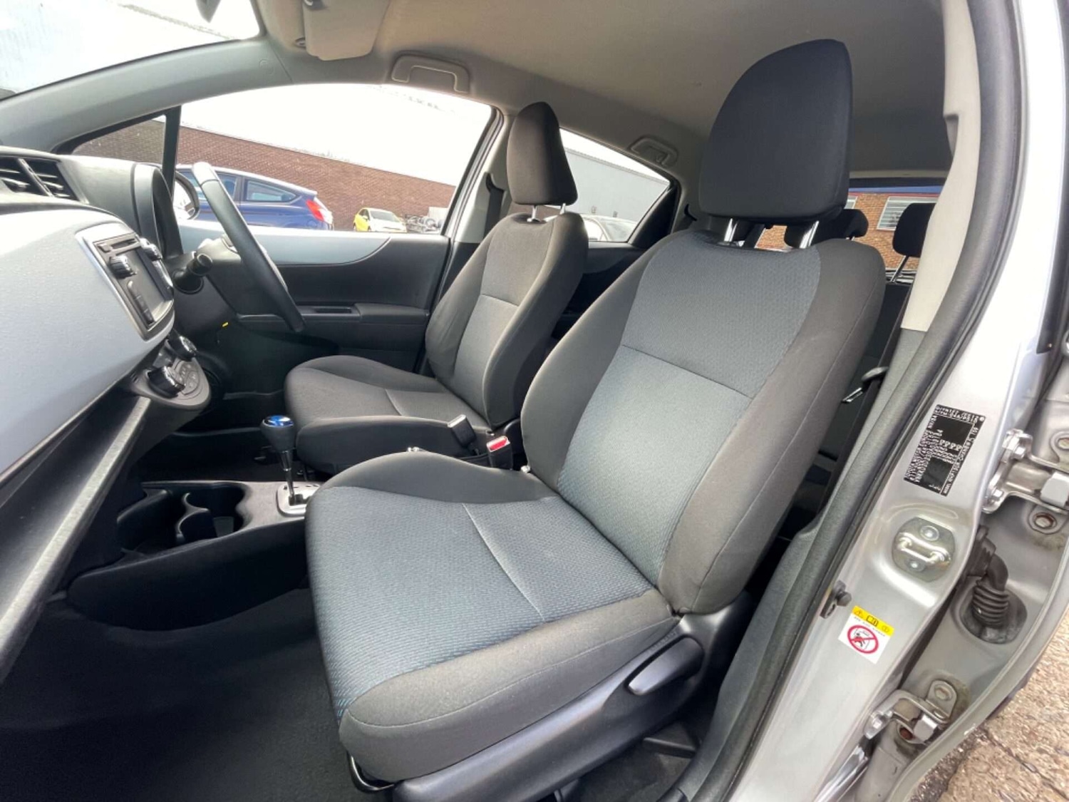 Used Toyota Yaris 2013 for sale - 76957837: Photo 43