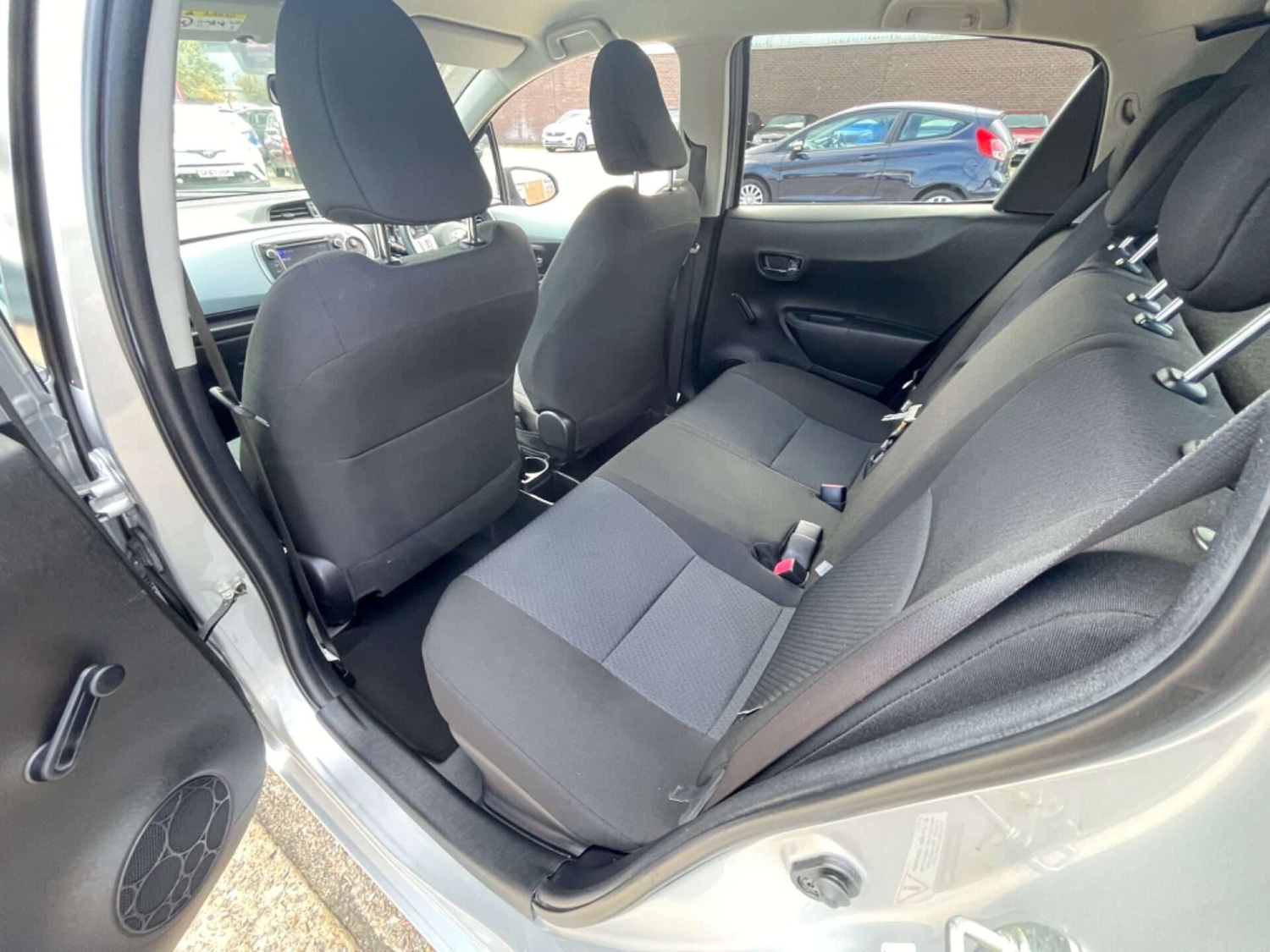 Used Toyota Yaris 2013 for sale - 76957837: Photo 45