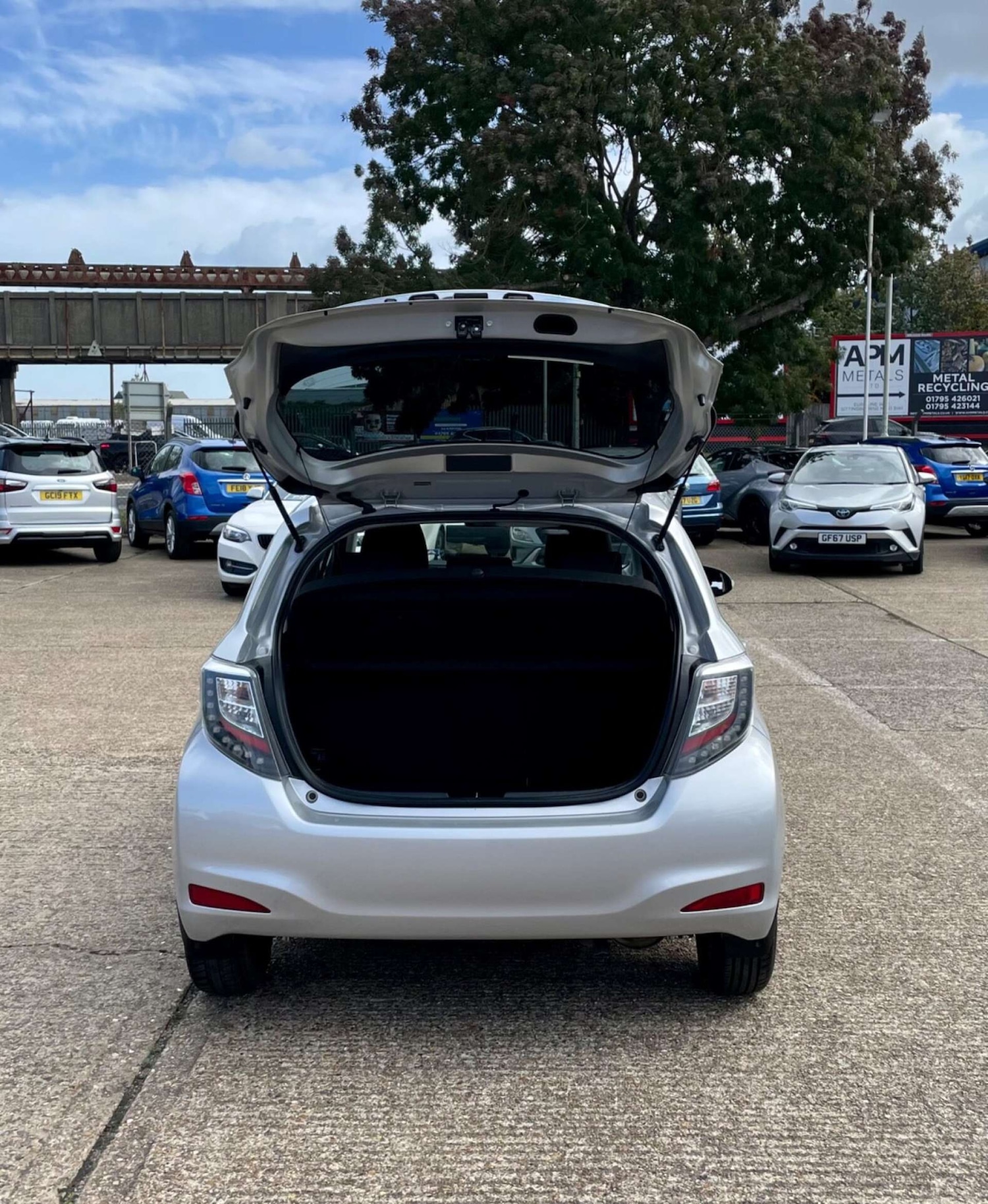 Used Toyota Yaris 2013 for sale - 76957837: Photo 46