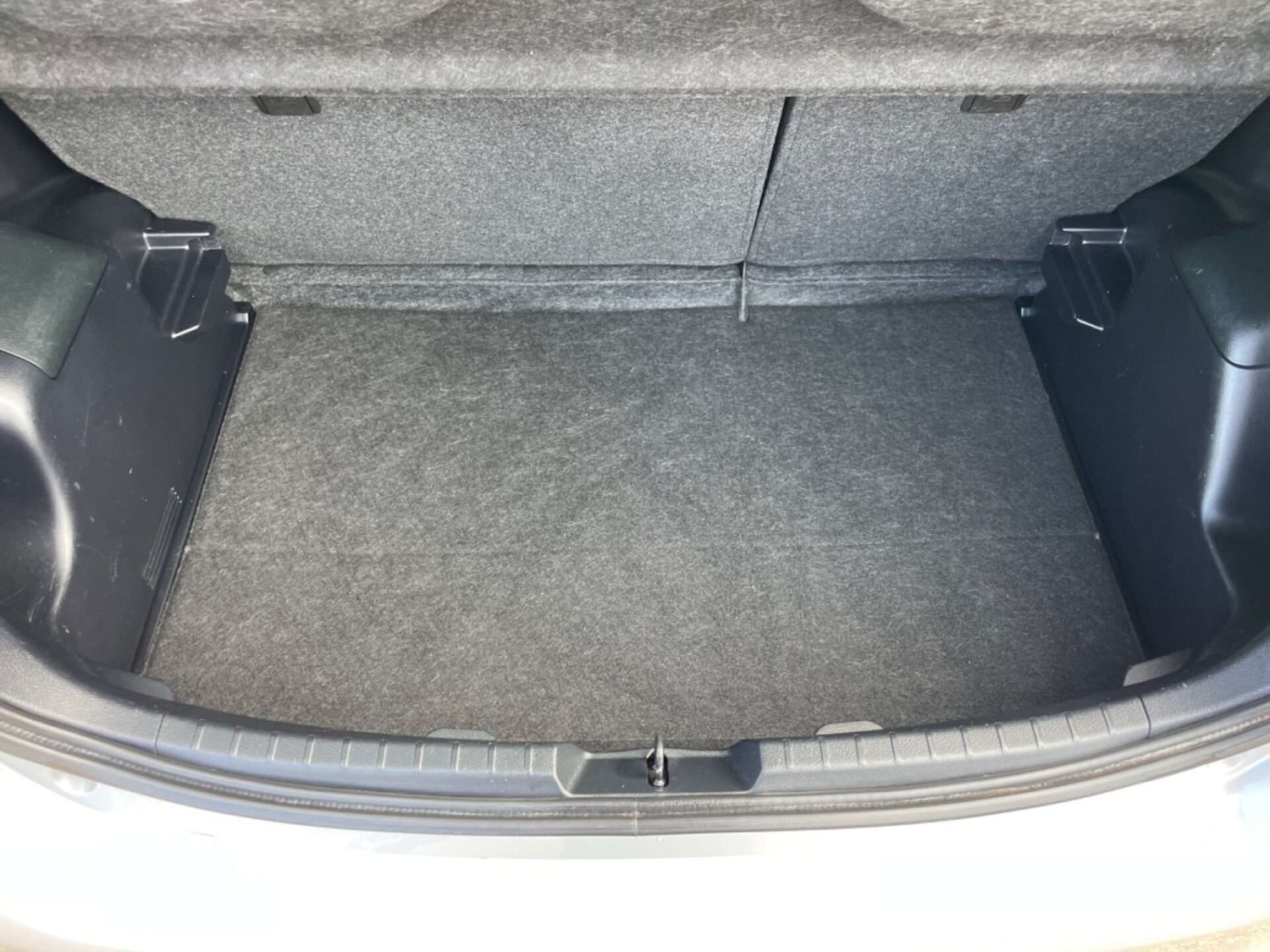 Used Toyota Yaris 2013 for sale - 76957837: Photo 48