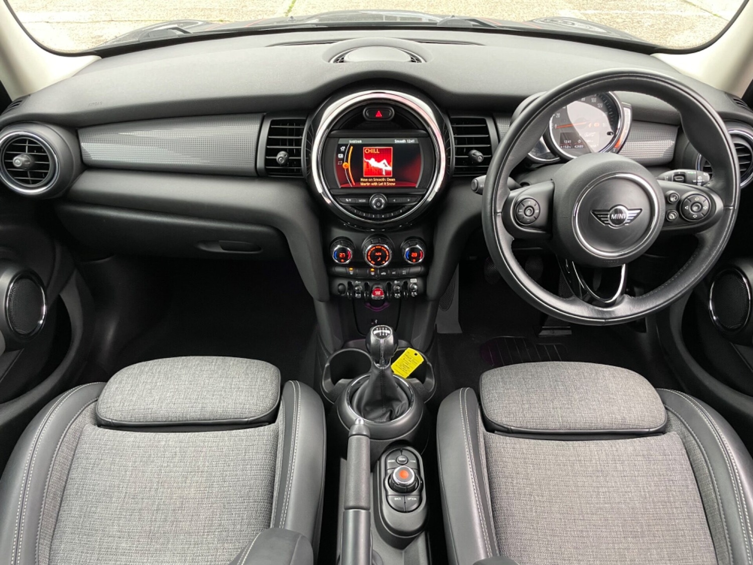 Used MINI Hatch 2018 for sale - 76588315: Photo 2