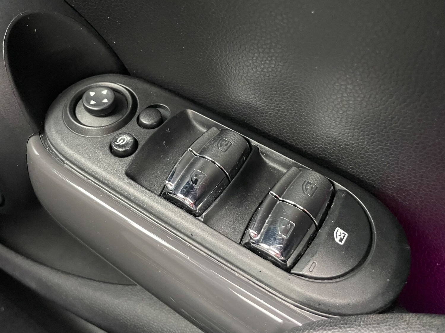 Used MINI Hatch 2018 for sale - 76588315: Photo 51