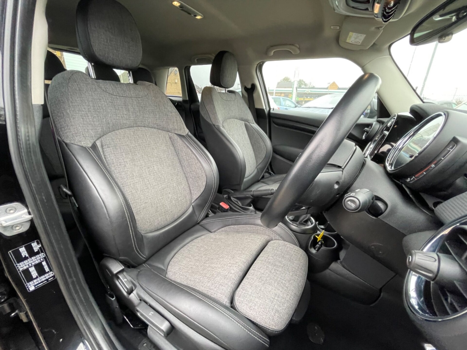 Used MINI Hatch 2018 for sale - 76588315: Photo 52