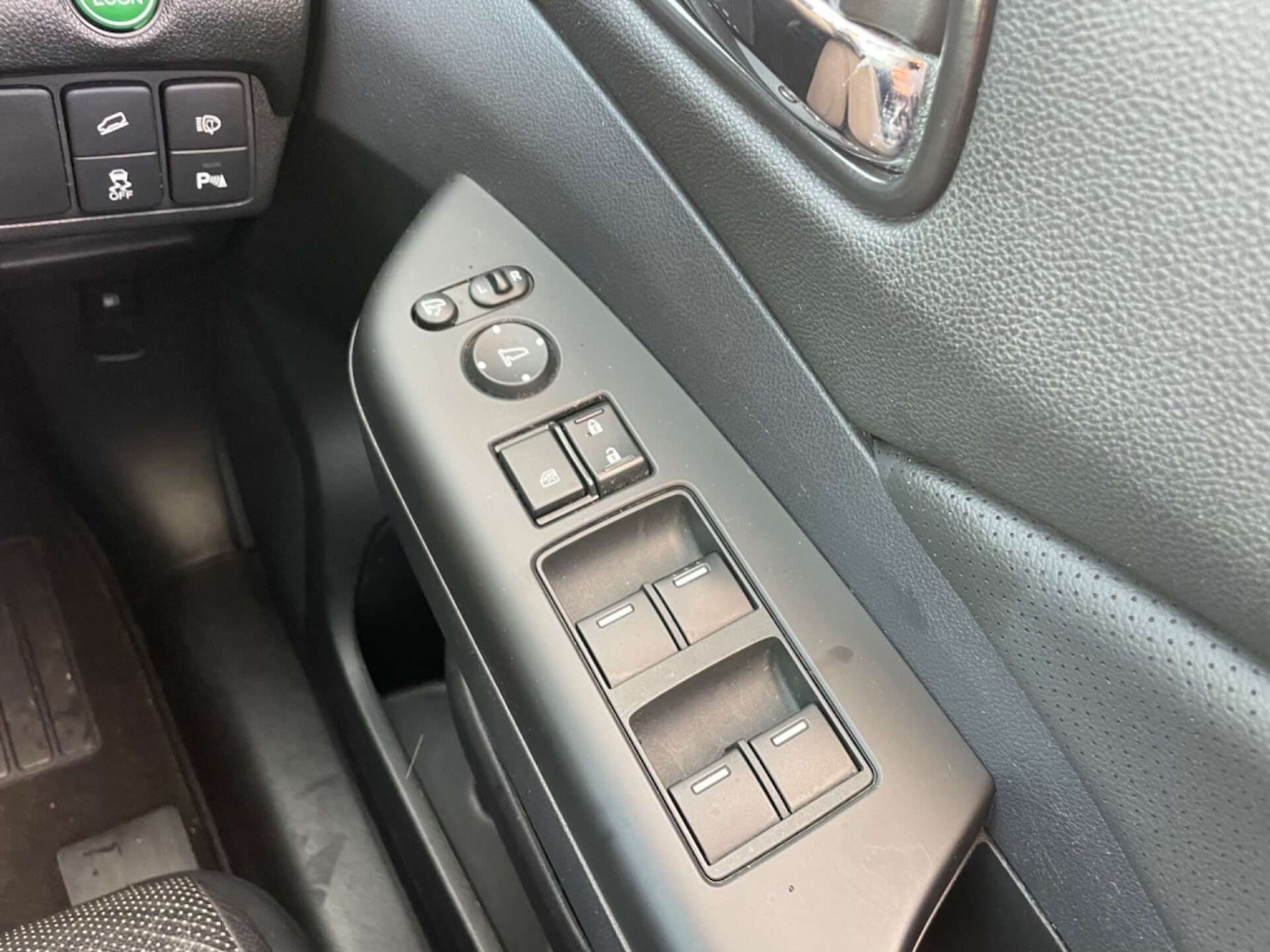 Used Honda CR-V 2018 for sale - 76957776: Photo 60