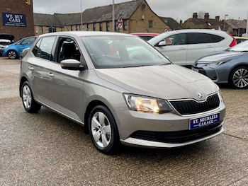 Used Skoda Fabia 2015 for sale - 76957750: Photo
