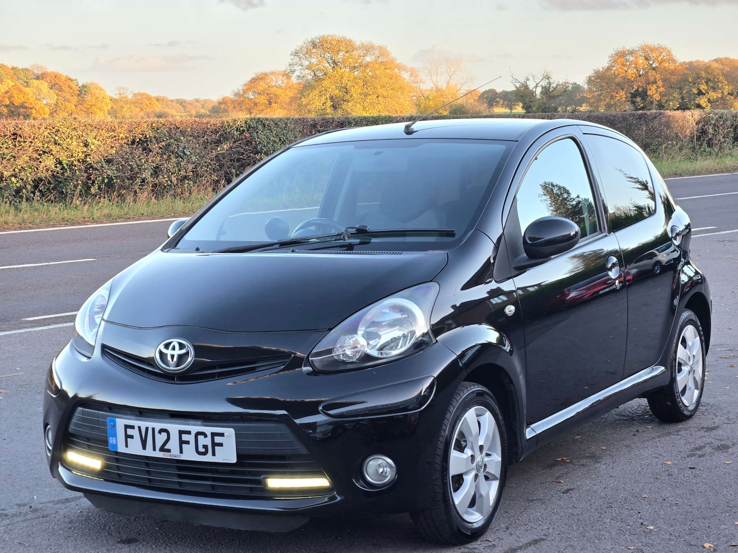 Used Toyota AYGO 2012 for sale - 76522550: Photo 2