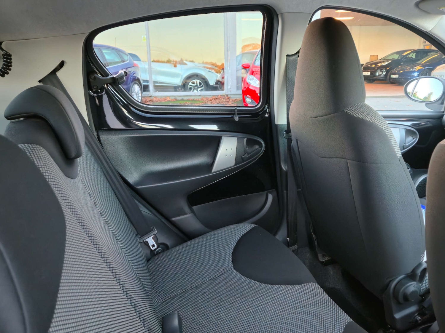 Used Toyota AYGO 2012 for sale - 76522550: Photo 23