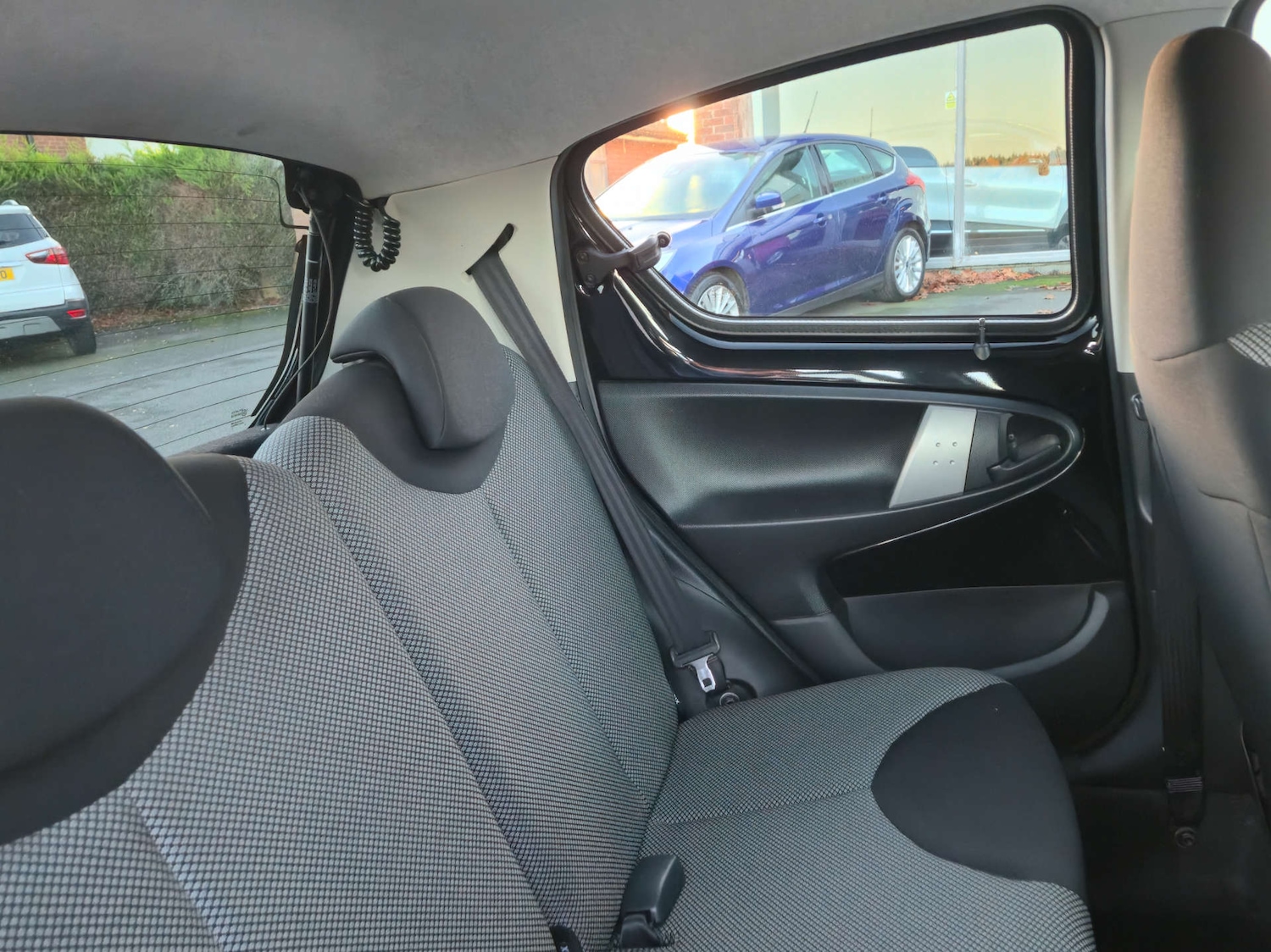 Used Toyota AYGO 2012 for sale - 76522550: Photo 24