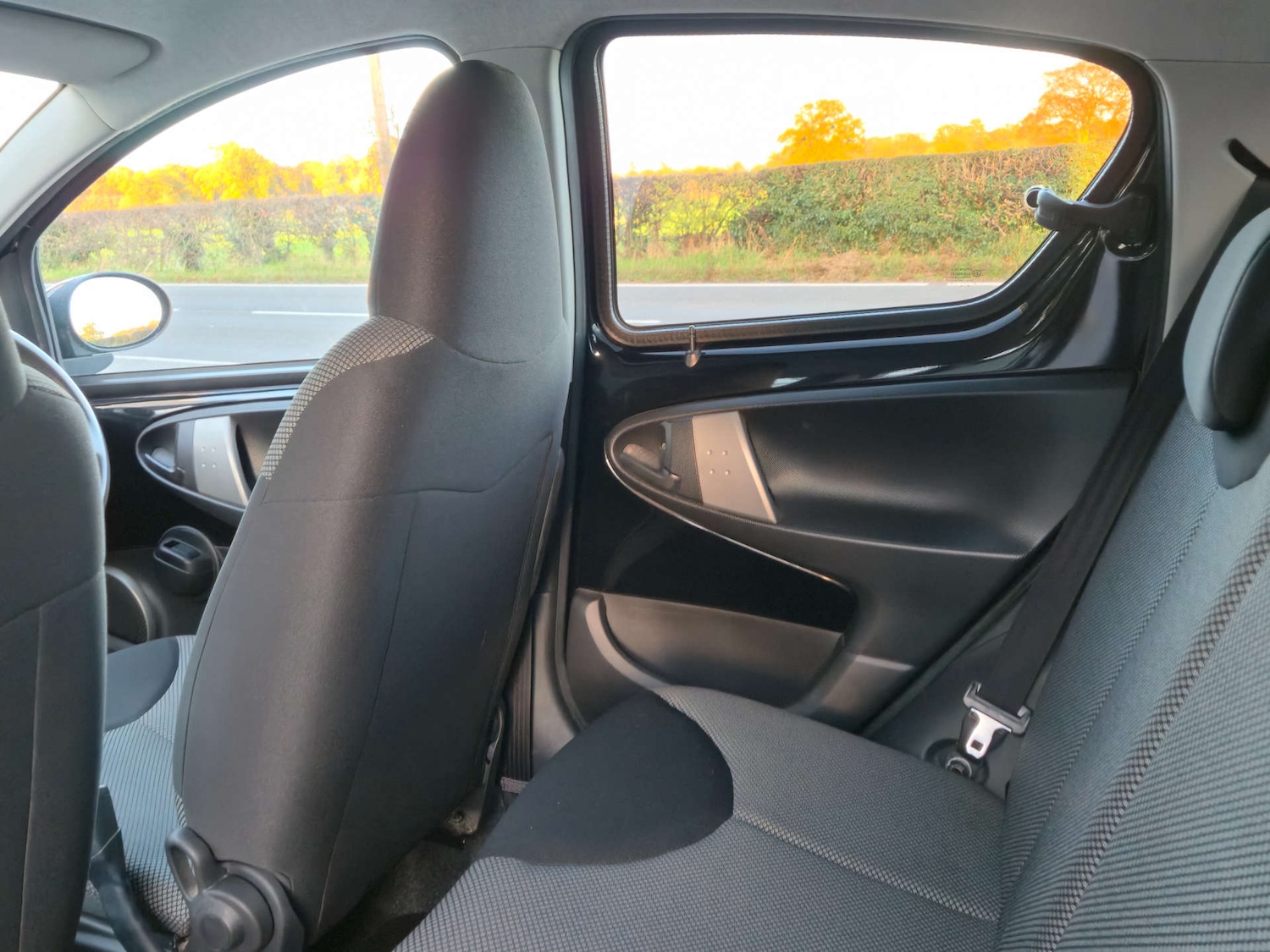 Used Toyota AYGO 2012 for sale - 76522550: Photo 25