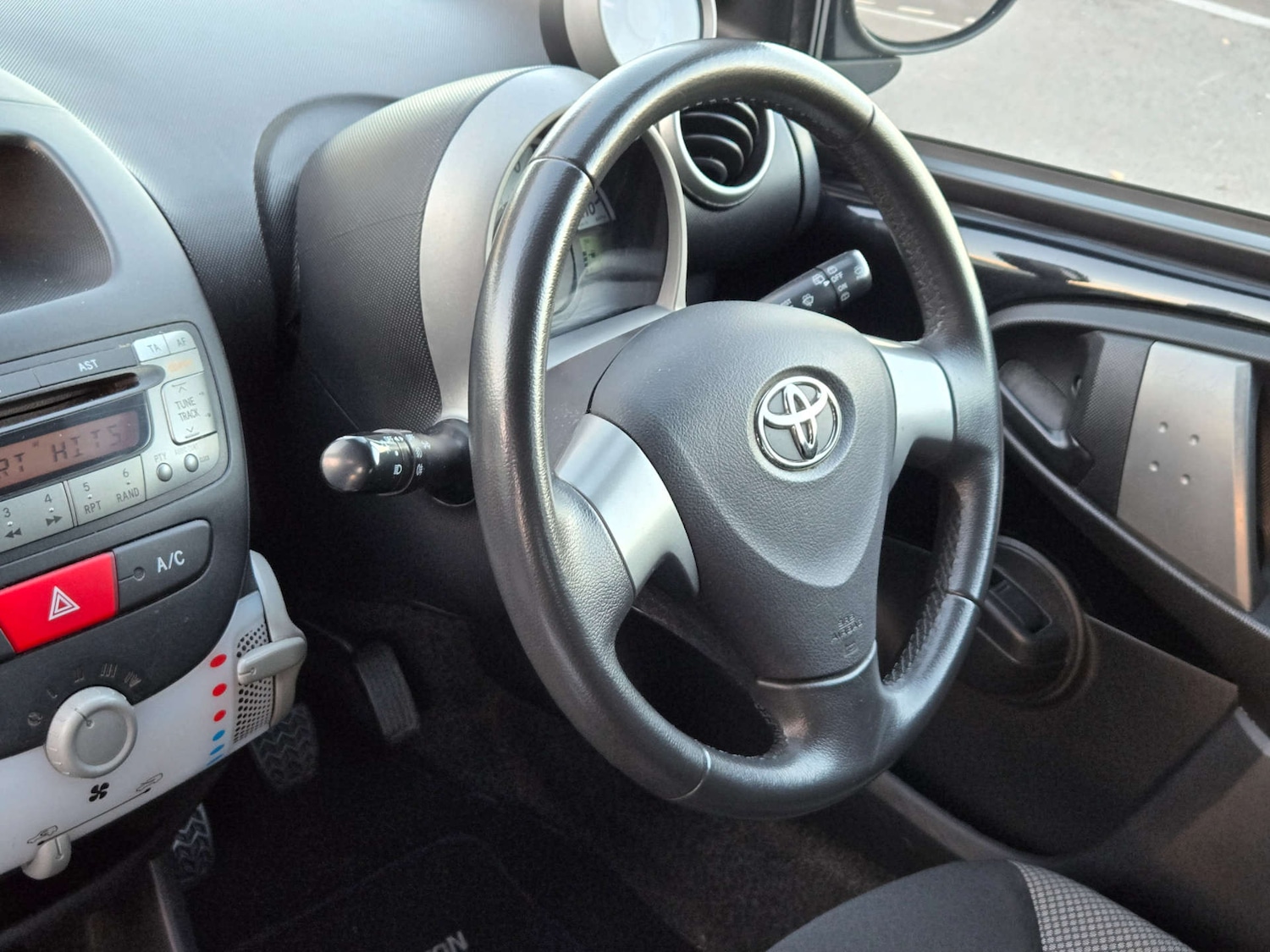 Used Toyota AYGO 2012 for sale - 76522550: Photo 28