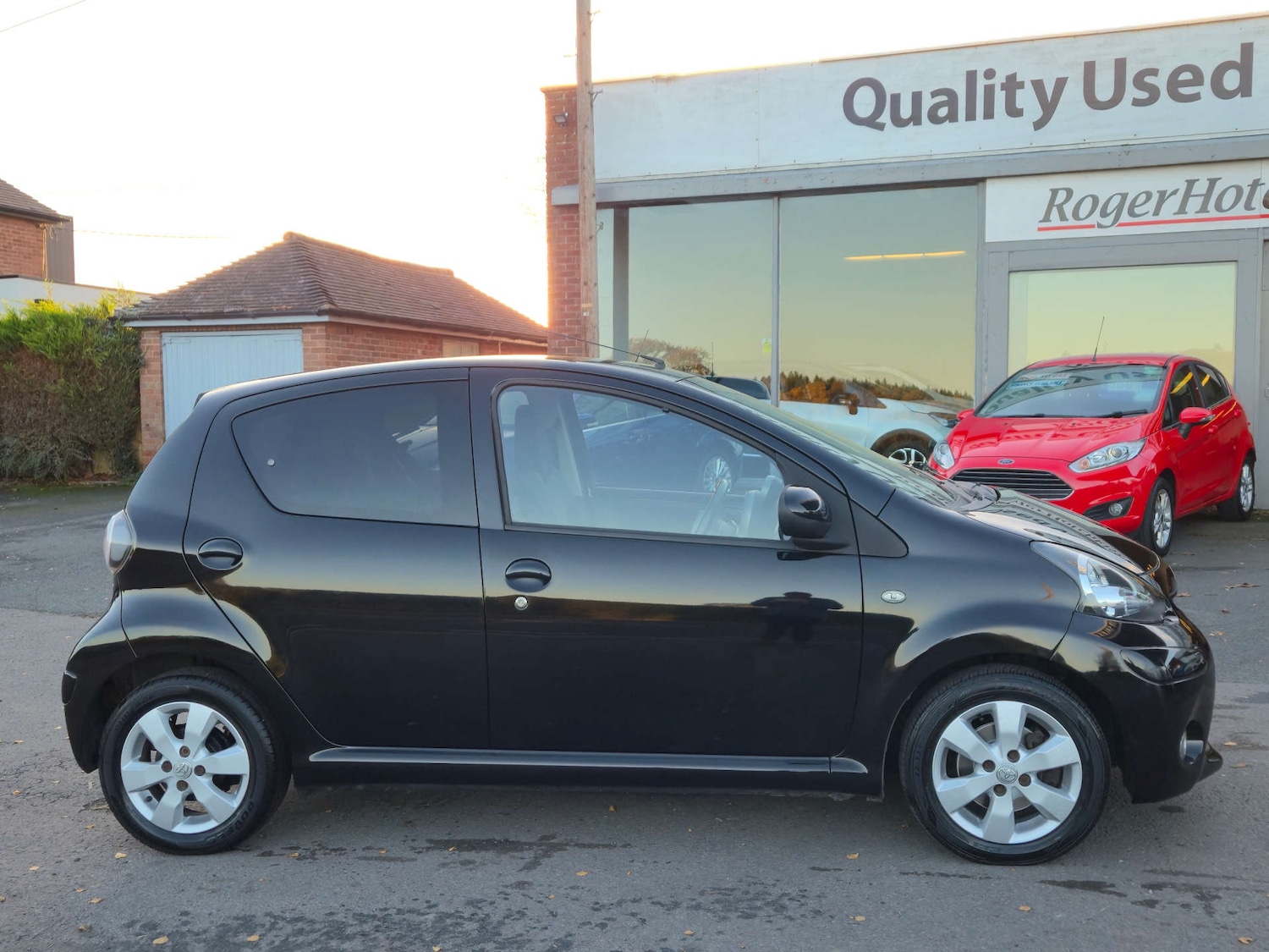 Used Toyota AYGO 2012 for sale - 76522550: Photo 8