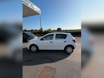 Used Dacia Sandero 2016 for sale - 79615571: Photo