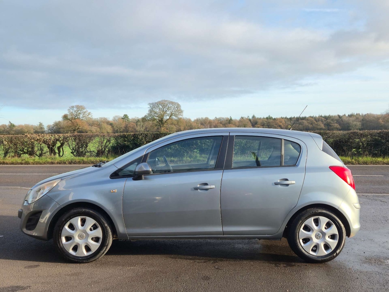 Used Vauxhall Corsa 2013 for sale - 76934880: Photo 3