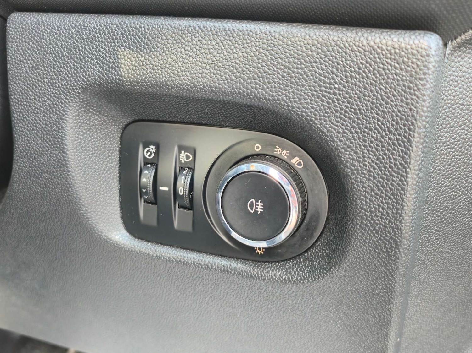 Used Vauxhall Corsa 2013 for sale - 76934880: Photo 32