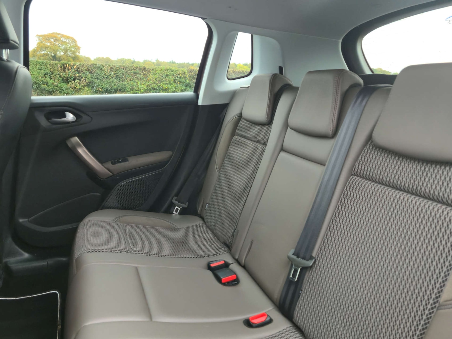 Used Peugeot 2008 2013 for sale - 76414879: Photo 28