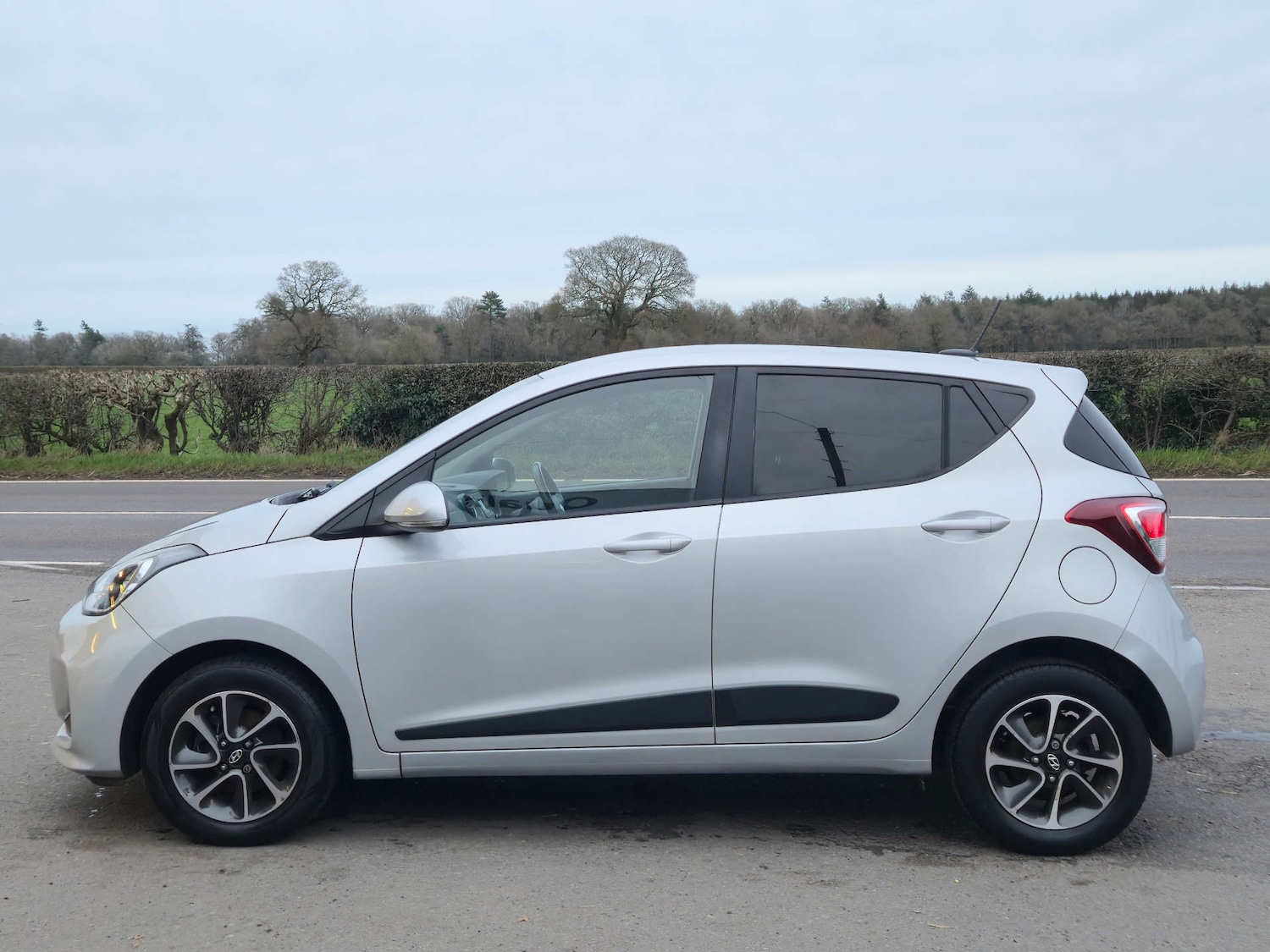 Used Hyundai i10 2017 for sale - 77558806: Photo 3
