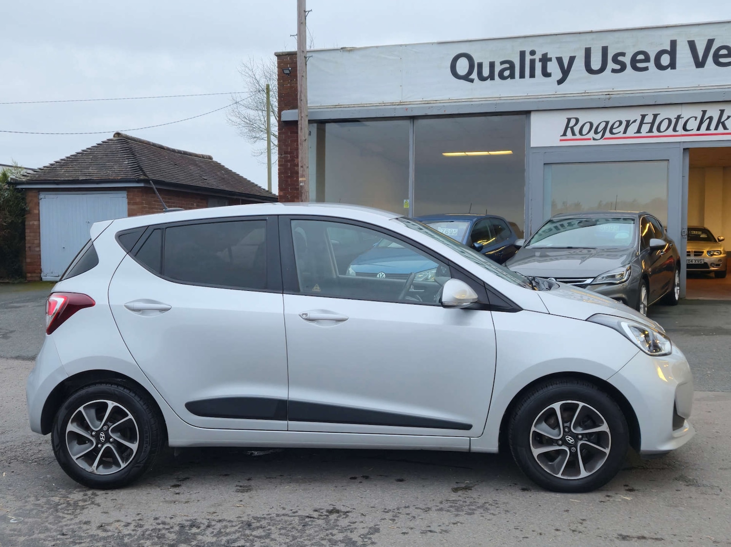 Used Hyundai i10 2017 for sale - 77558806: Photo 7