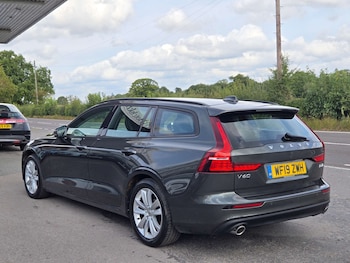 Used Volvo V60 2019 for sale - 75858537: Photo