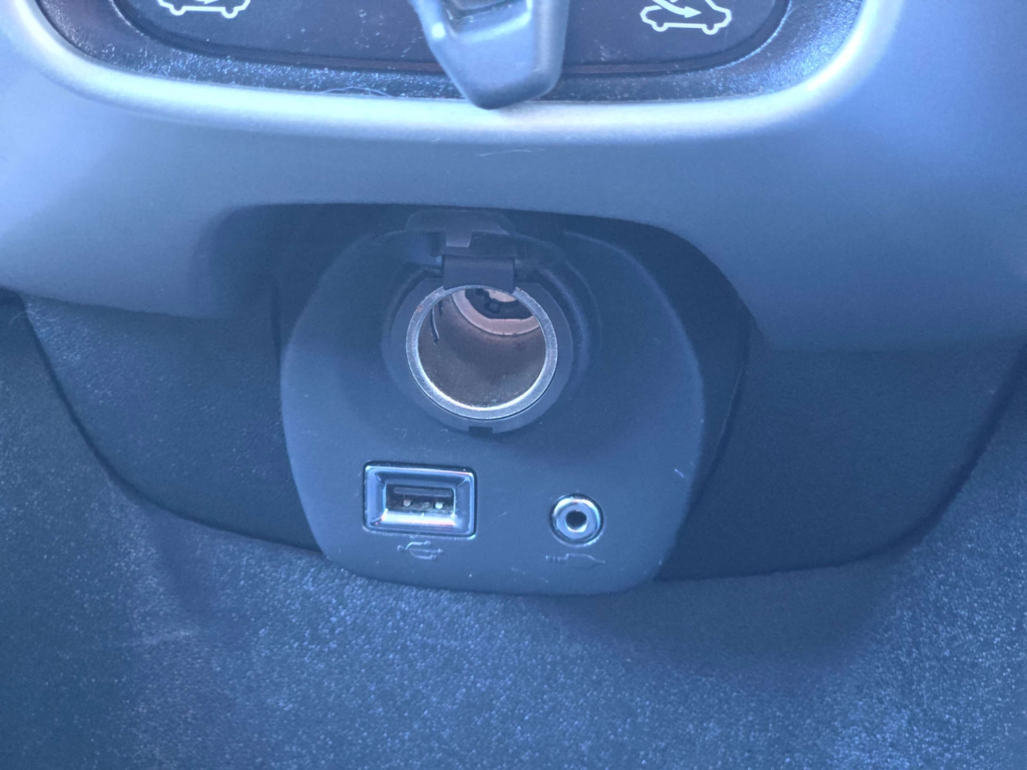 Used Peugeot 108 2015 for sale - 77228423: Photo 34