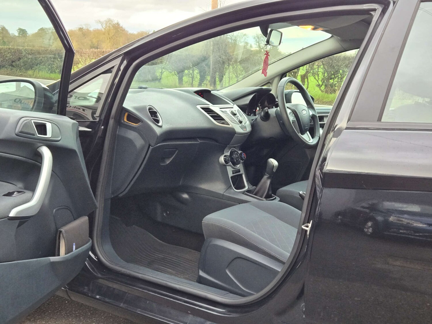 Used Ford Fiesta 2012 for sale - 77498249: Photo 28