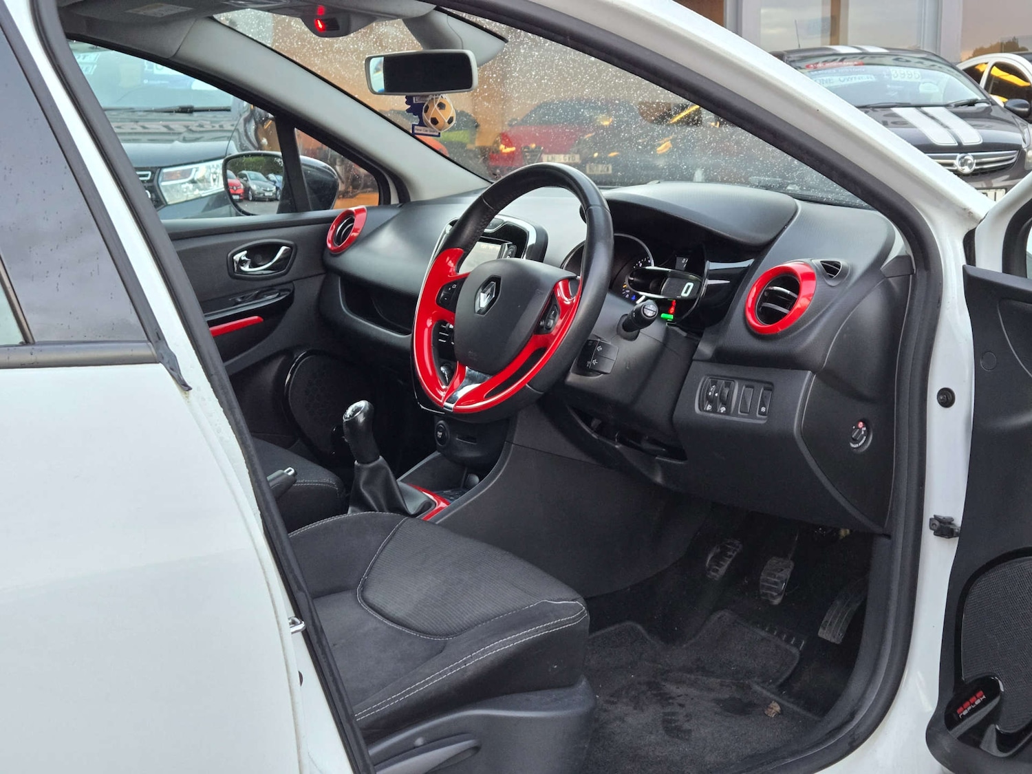 Used Renault Clio 2014 for sale - 76621493: Photo 17