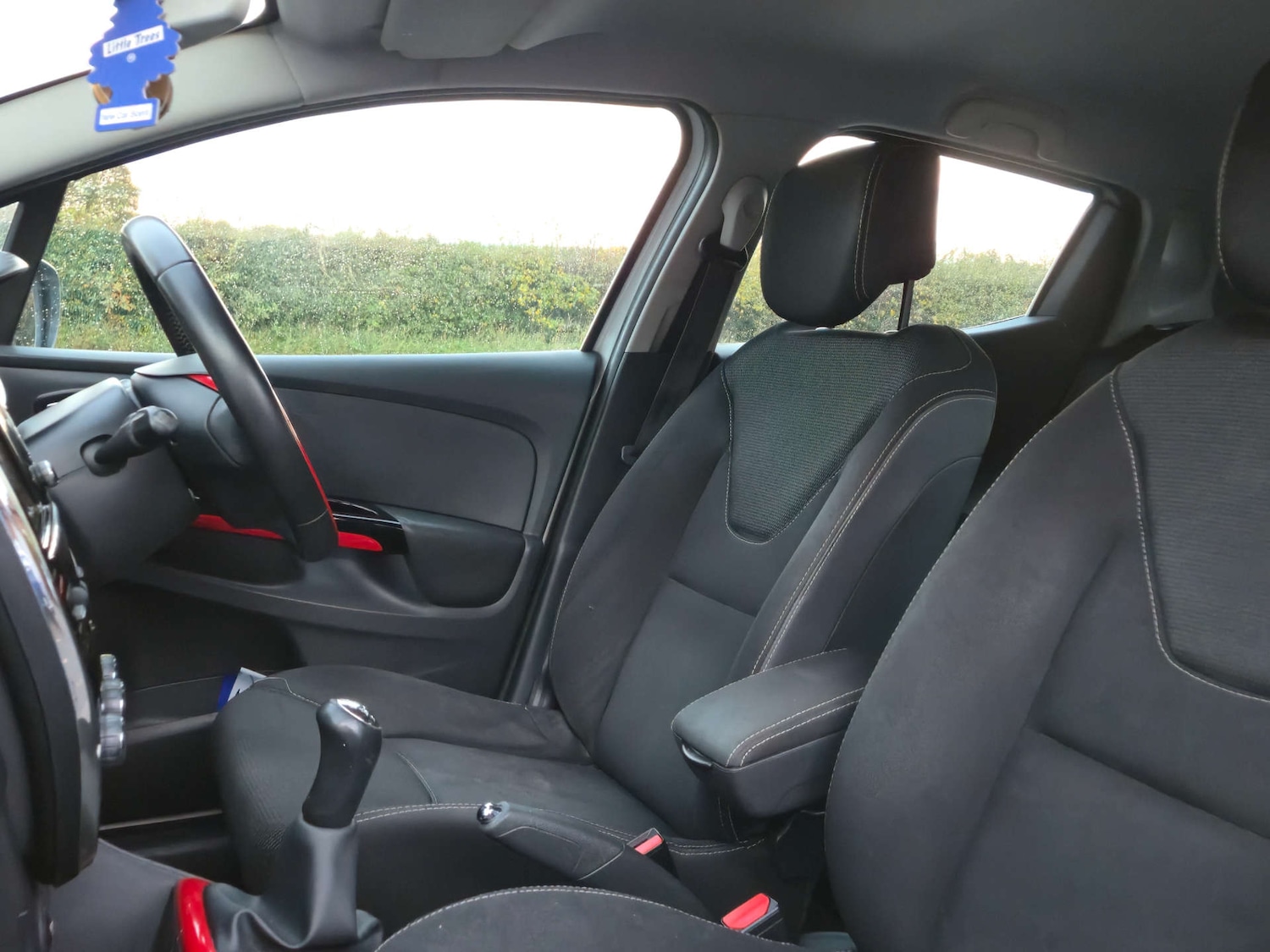 Used Renault Clio 2014 for sale - 76621493: Photo 26