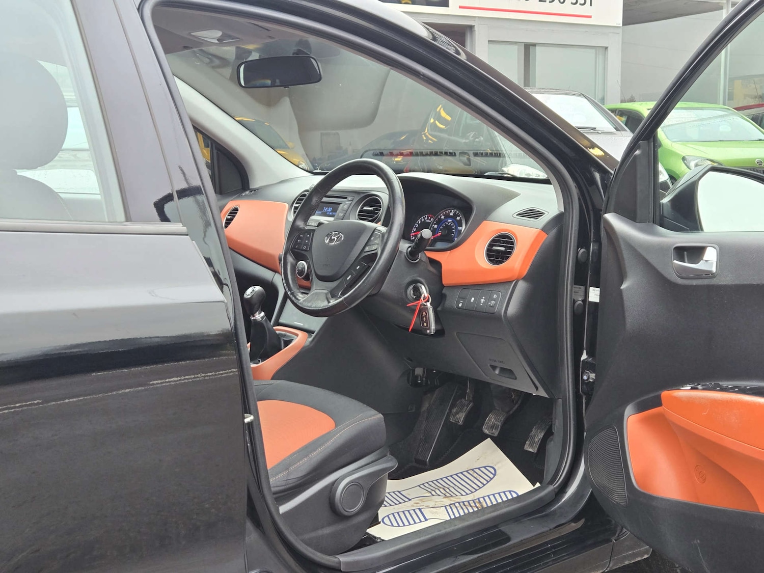 Used Hyundai i10 2014 for sale - 77610612: Photo 18