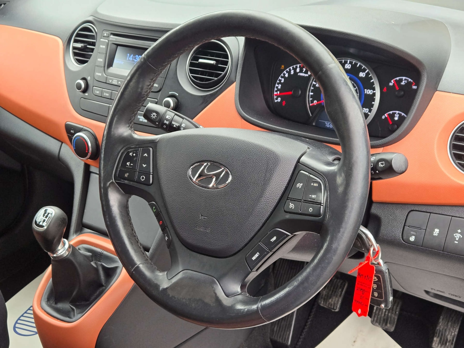 Used Hyundai i10 2014 for sale - 77610612: Photo 19
