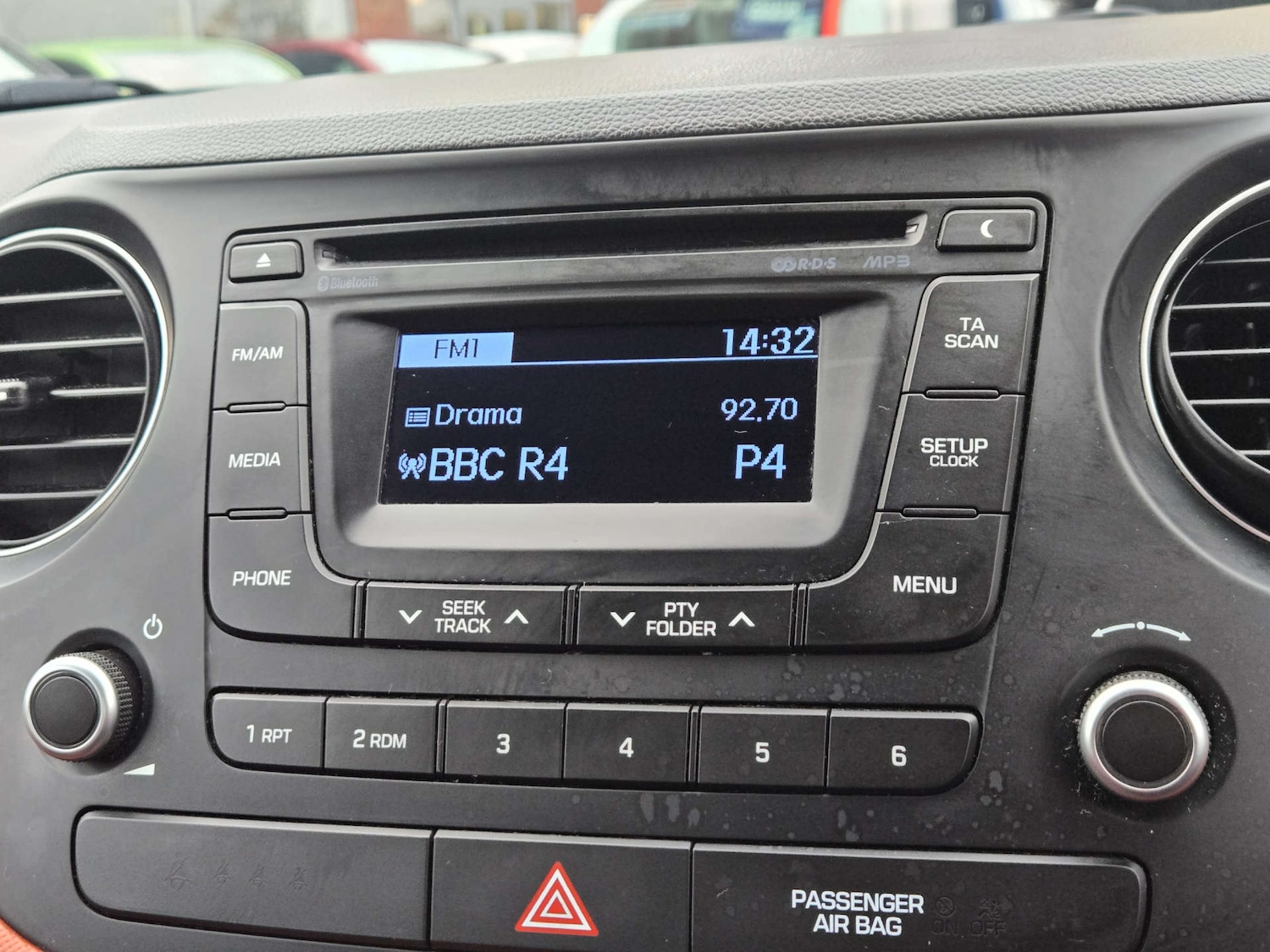 Used Hyundai i10 2014 for sale - 77610612: Photo 34