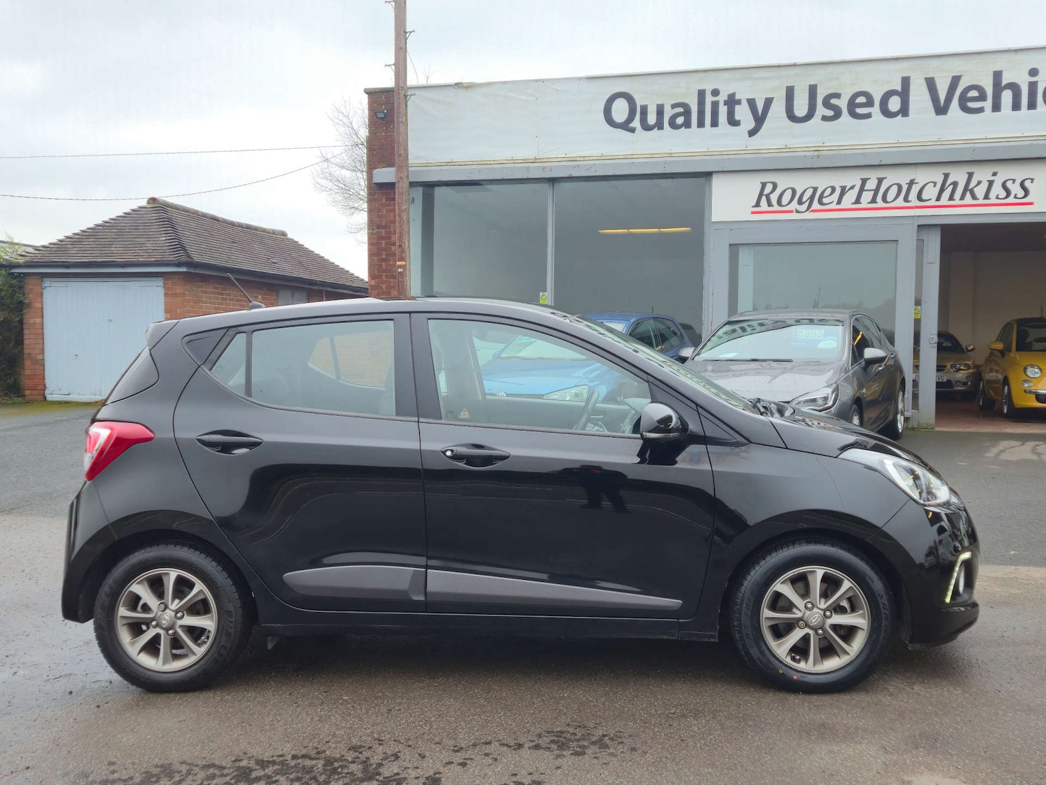 Used Hyundai i10 2014 for sale - 77610612: Photo 8