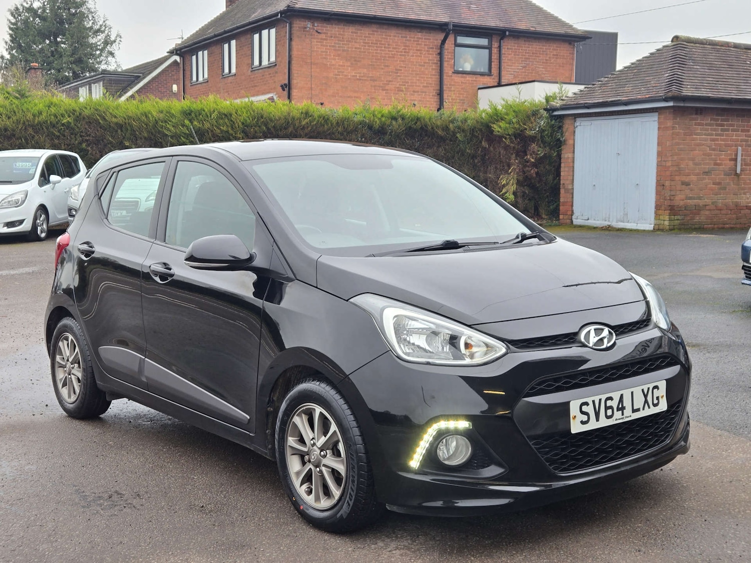 Used Hyundai i10 2014 for sale - 77610612: Photo 9