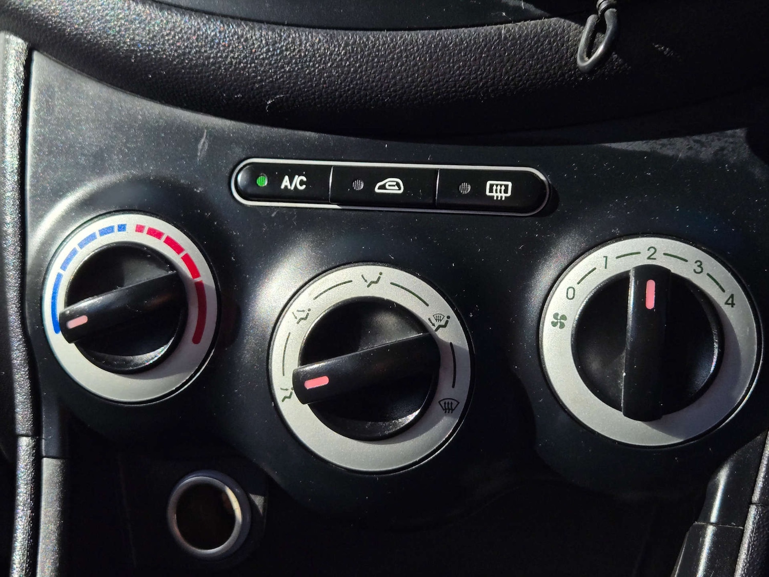 Used Hyundai i10 2010 for sale - 77498247: Photo 33