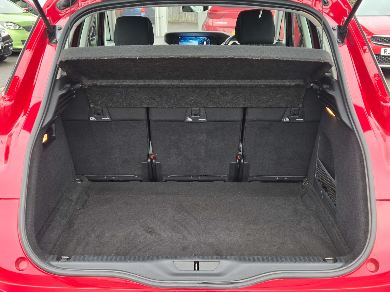 Used Citroen C4 Picasso 2014 for sale - 77629519: Photo 6