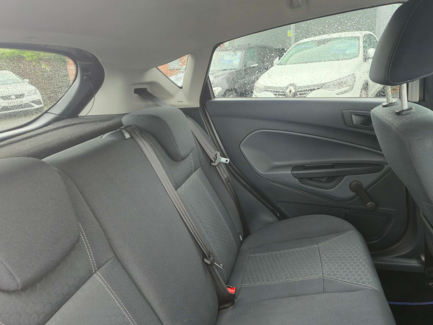 Used Ford Fiesta 2011 for sale - 76829819: Photo 24