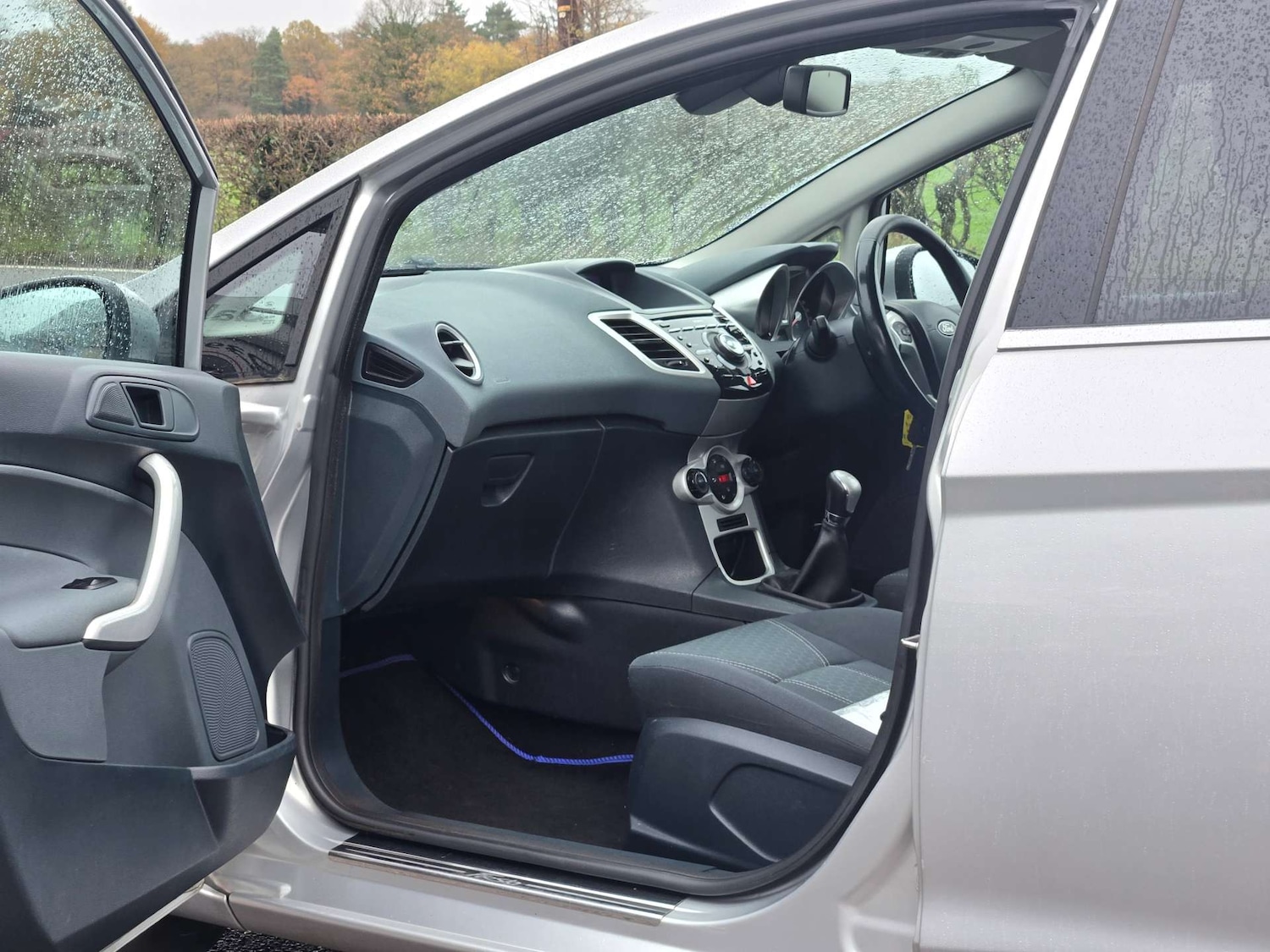 Used Ford Fiesta 2011 for sale - 76829819: Photo 25