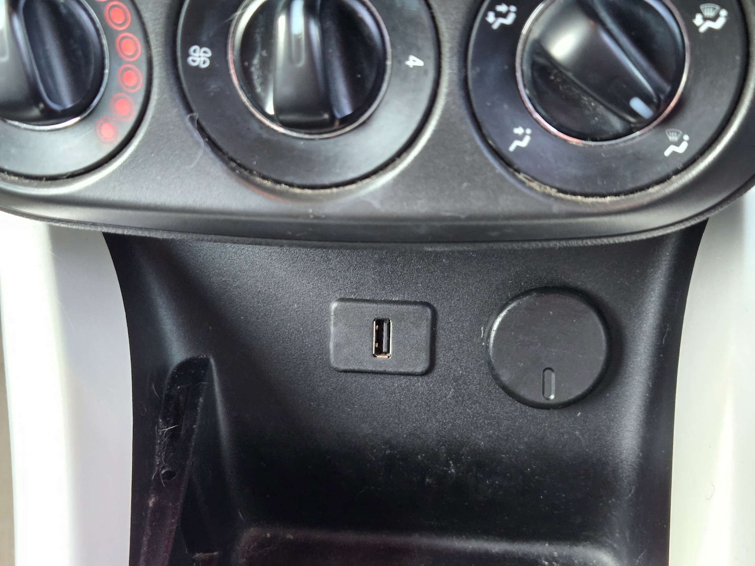 Used Vauxhall ADAM 2014 for sale - 77978800: Photo 29